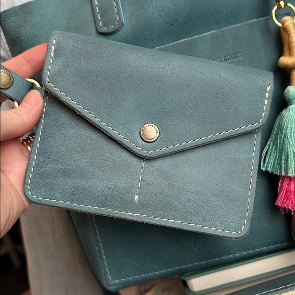 PLG aqua 🩵🩵🩵 mini tote, bundle passport canoe - Picture 4 of 13